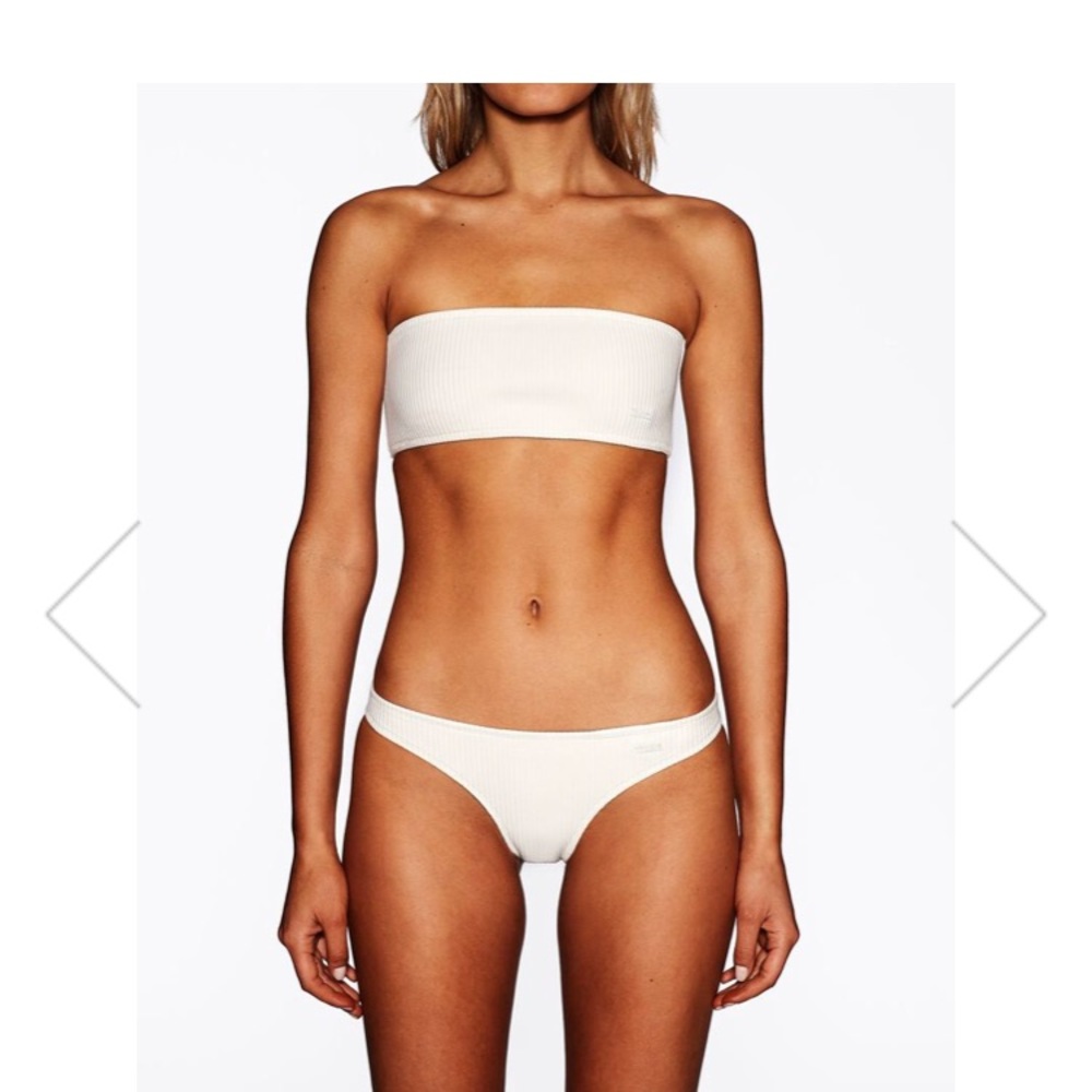 Triangl Twinnie white bikini